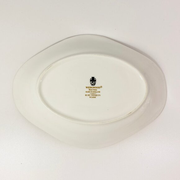 RARE !! Wedgwood Ruby Red Tonquin gravy boat and matching tray-Made in England - Picture 10 of 12